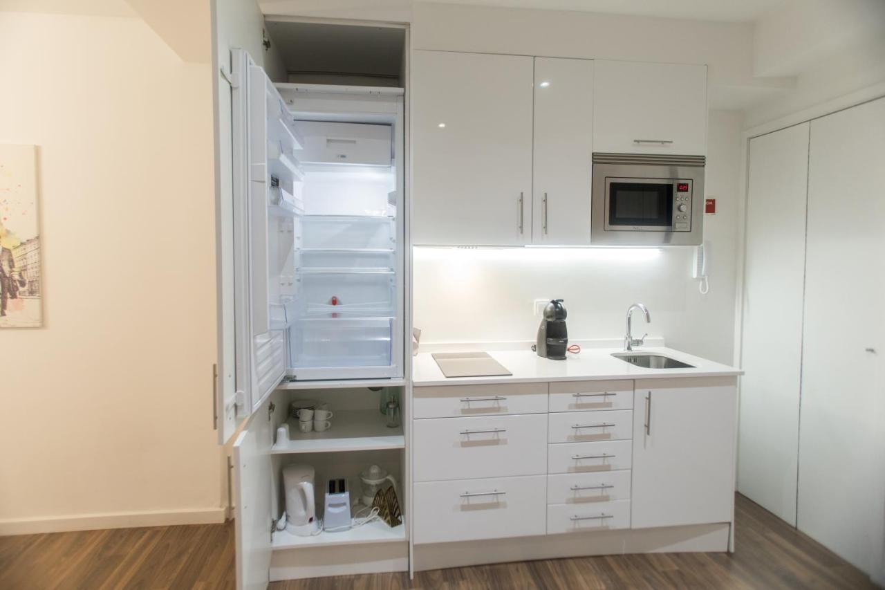 Almada Studios & Suites OOporto Exteriör bild