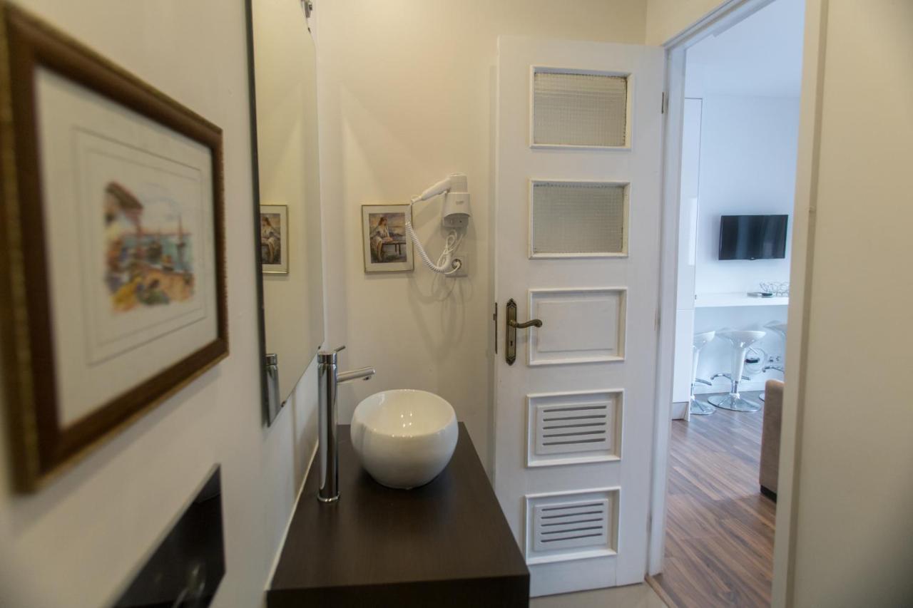 Almada Studios & Suites OOporto Exteriör bild