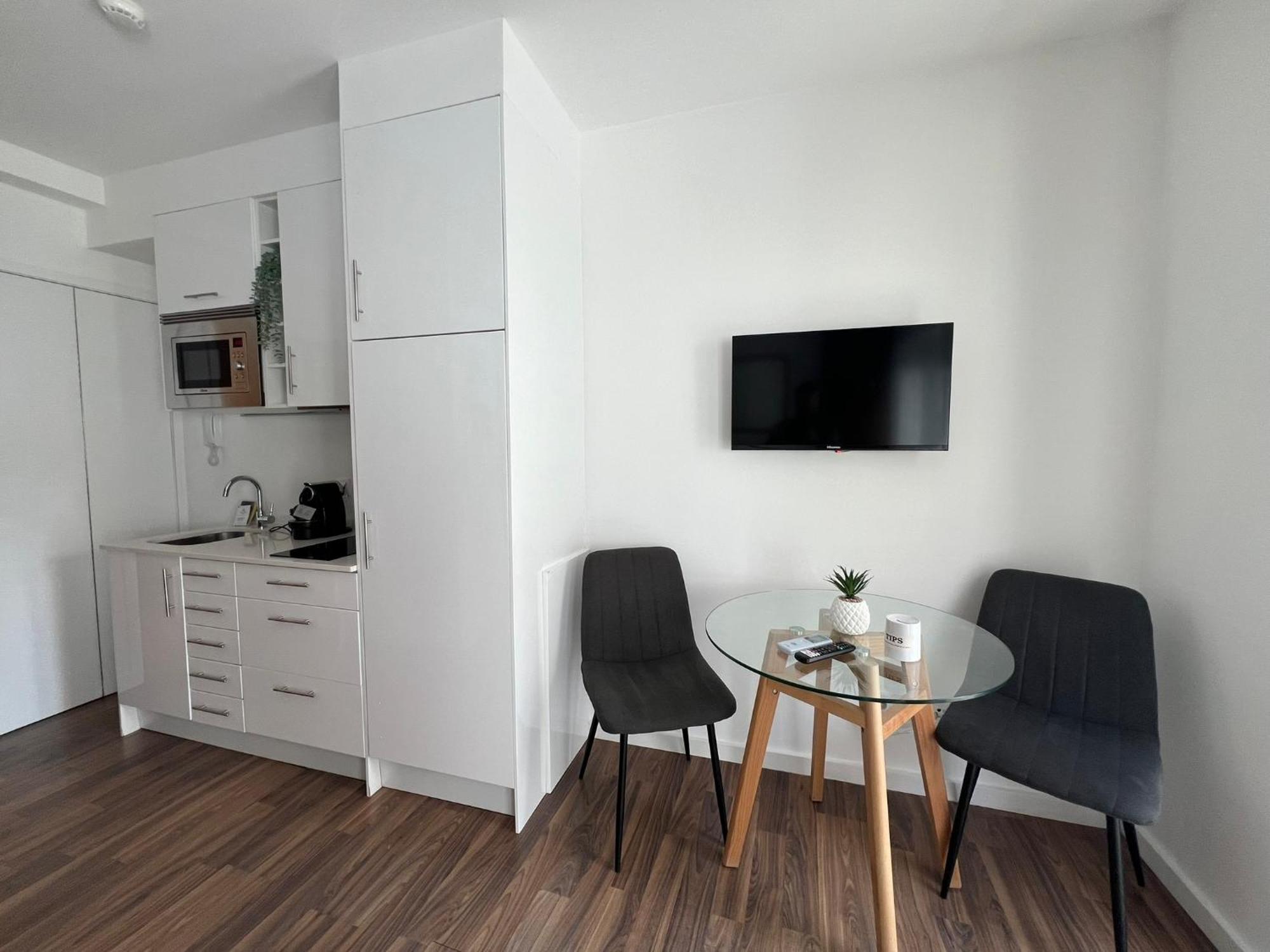 Almada Studios & Suites OOporto Exteriör bild
