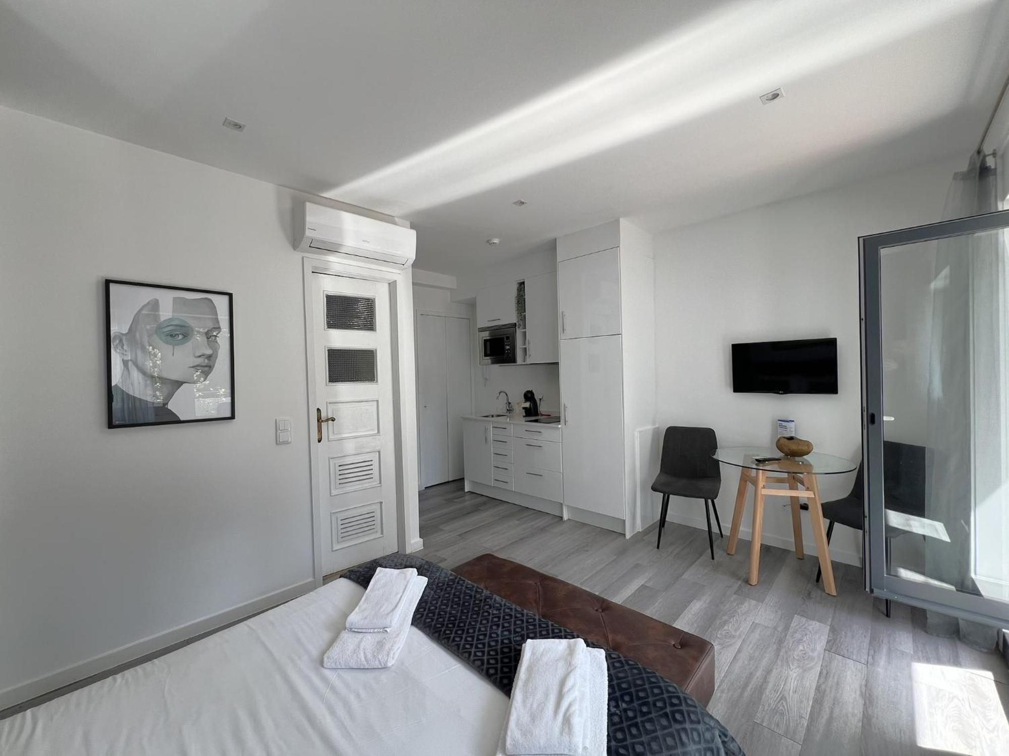 Almada Studios & Suites OOporto Exteriör bild