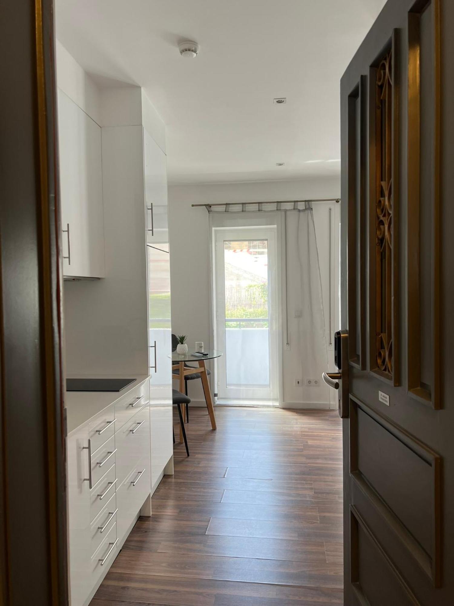 Almada Studios & Suites OOporto Exteriör bild