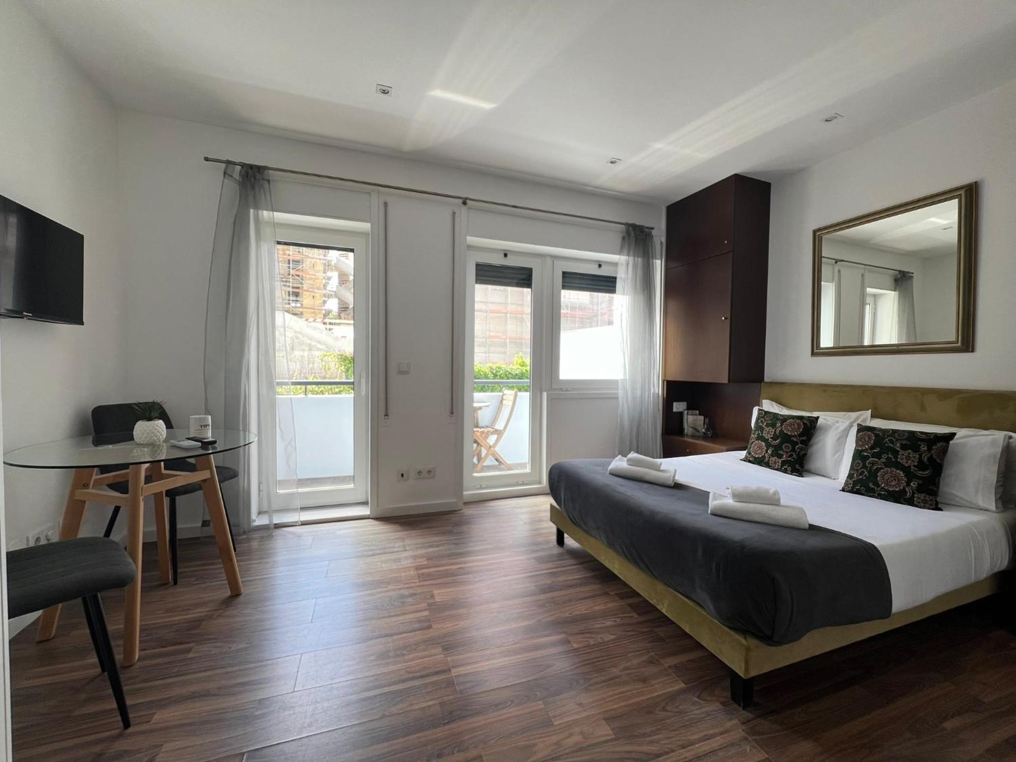 Almada Studios & Suites OOporto Exteriör bild