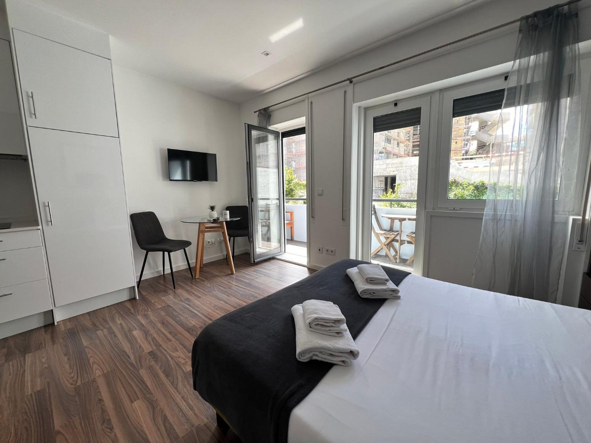 Almada Studios & Suites OOporto Exteriör bild