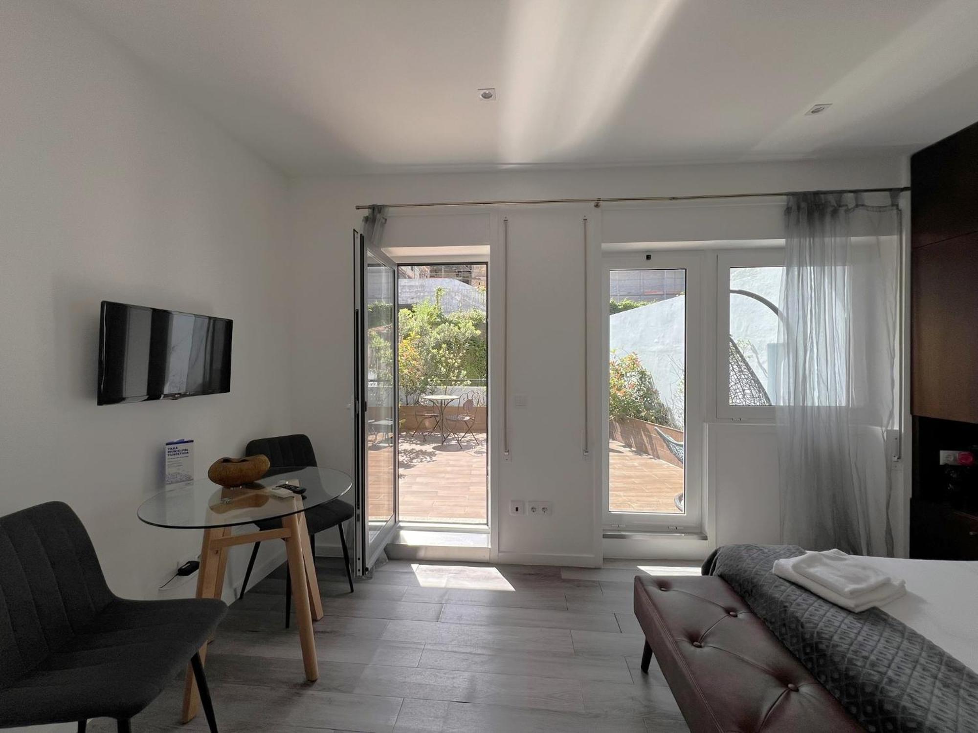 Almada Studios & Suites OOporto Exteriör bild
