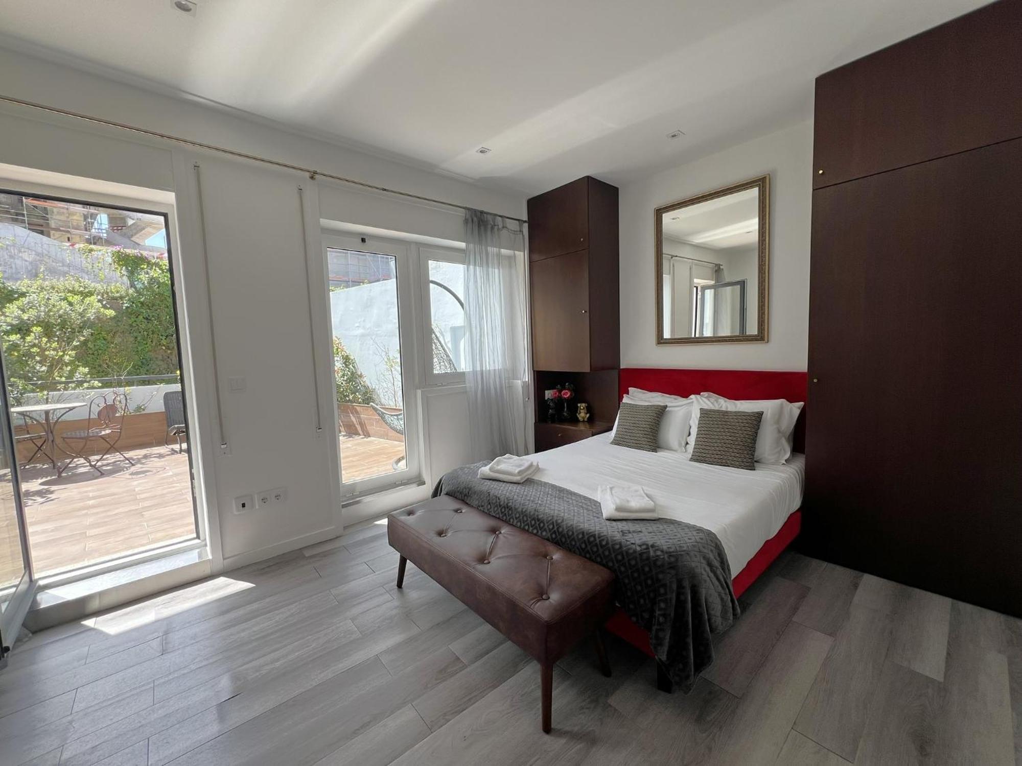 Almada Studios & Suites OOporto Exteriör bild