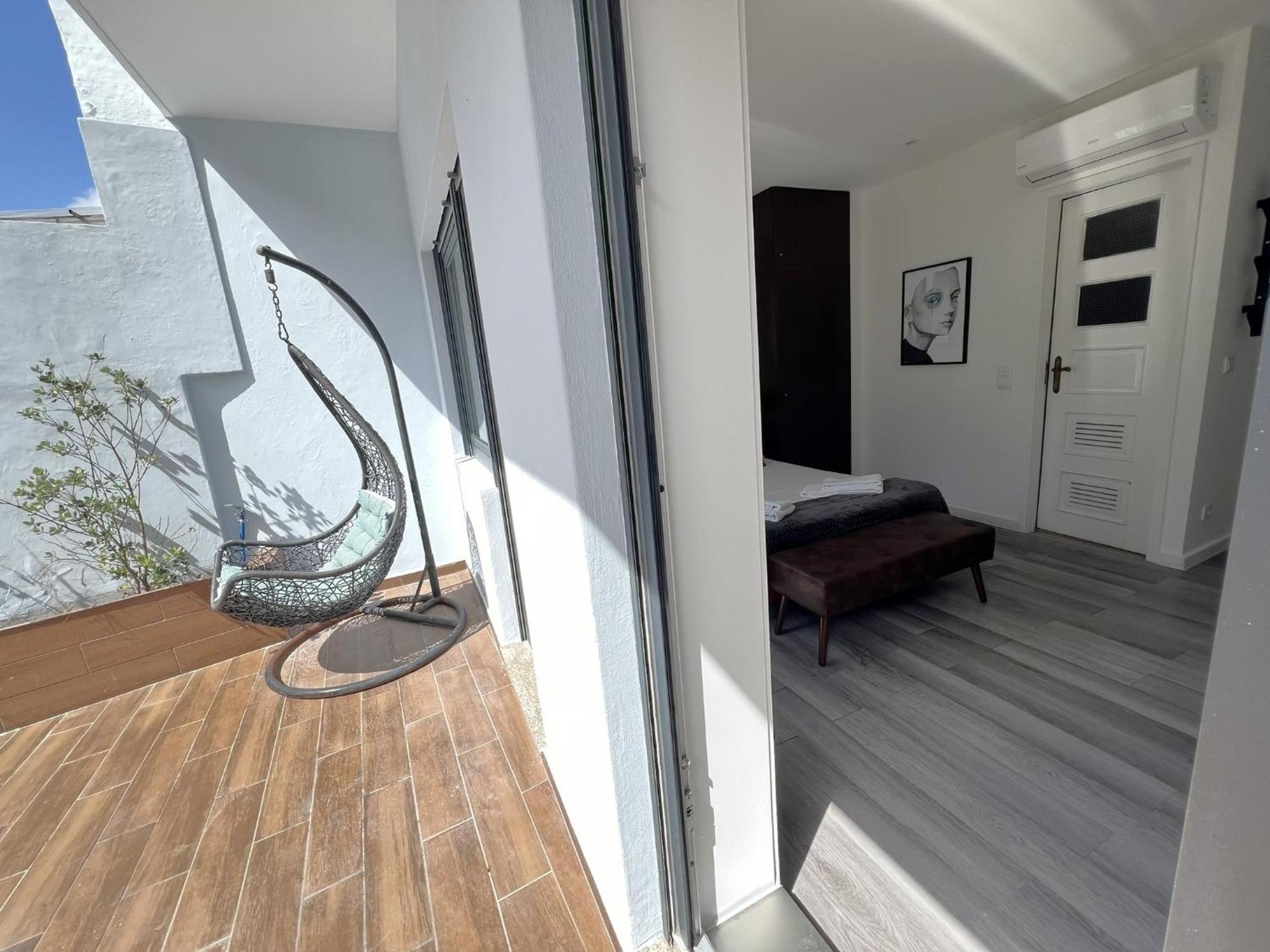 Almada Studios & Suites OOporto Exteriör bild